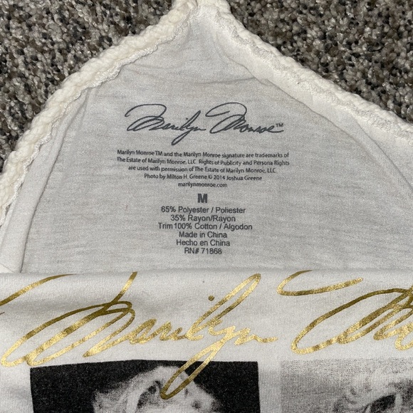 Marilyn Monroe spaghetti strap Tank top. woman’s size medium - Picture 5 of 5